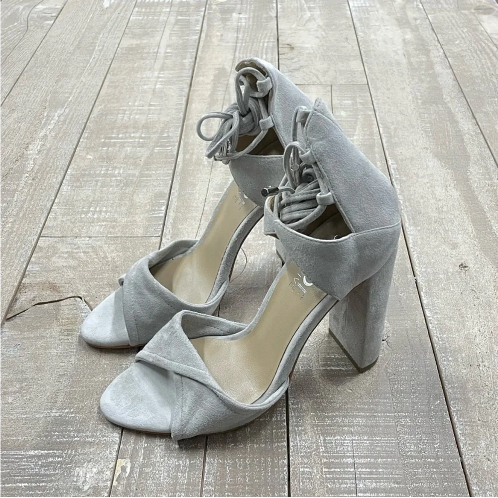 NIB The Mode Collective Light Grey Suede Heels